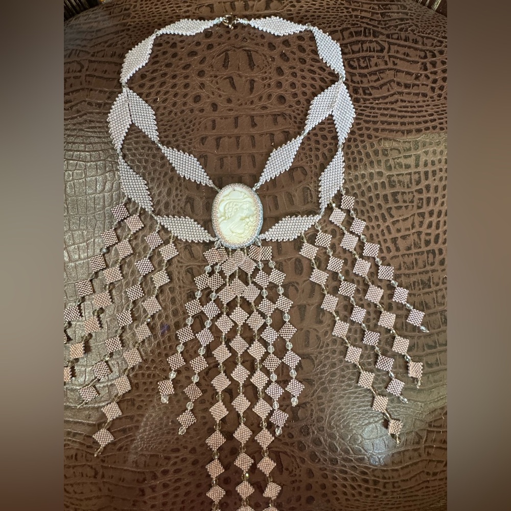 Elegant Gold and Black Necklace Set